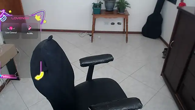 Snapshot of charlottezoe15 chatting on November 13, 5:39 pm charlottezoe15 online show from November 13, 5:39 pm