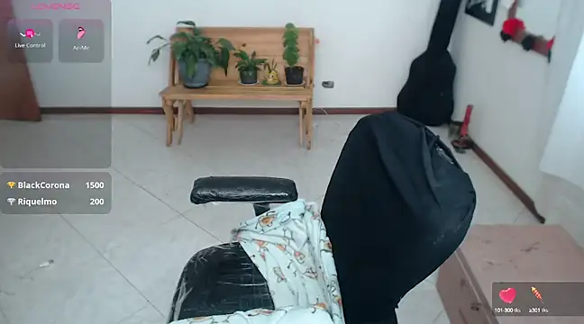 charlottezoe15 online show from January 16, 8:57 pm