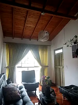 LunaZambrano online show from April 13, 4:00 pm