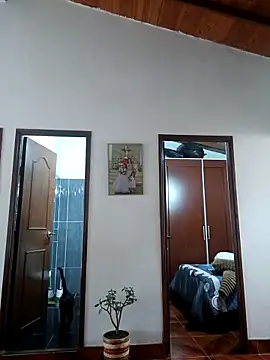 LunaZambrano online show from March 17, 5:05 pm