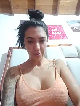 Snapshot of LunaZambrano chatting on June 11, 3:03 am LunaZambrano online show from June 11, 3:03 am