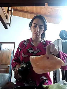 LunaZambrano online show from March 9, 2:20 pm