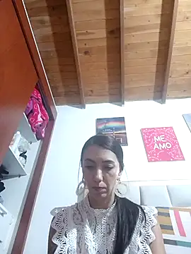 LunaZambrano online show from April 5, 8:26 pm