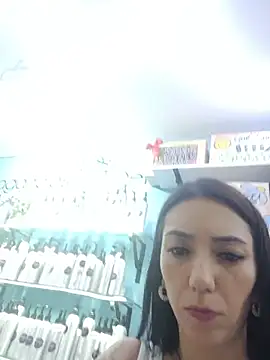 Snapshot of LunaZambrano chatting on June 25, 8:58 pm LunaZambrano online show from June 25, 8:58 pm