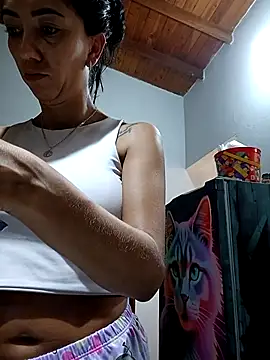 Snapshot of LunaZambrano chatting on March 10, 3:52 pm LunaZambrano online show from March 10, 3:52 pm