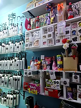 LunaZambrano online show from March 25, 6:40 pm