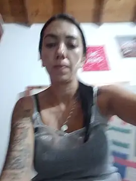 Snapshot of LunaZambrano chatting on June 4, 3:33 am LunaZambrano online show from June 4, 3:33 am