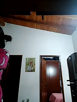 LunaZambrano online show from February 2, 1:32 pm