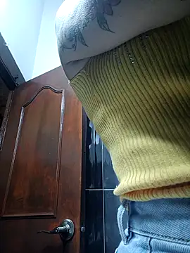 LunaZambrano online show from April 15, 3:12 am