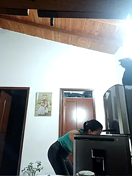 LunaZambrano online show from February 19, 2:47 pm