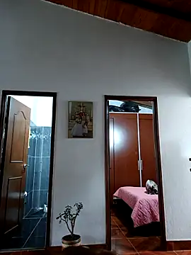 LunaZambrano online show from February 11, 1:33 pm