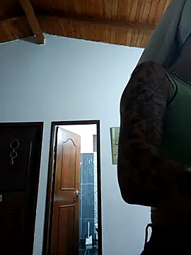 LunaZambrano online show from January 13, 1:37 pm