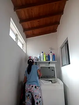 LunaZambrano online show from March 18, 1:46 pm