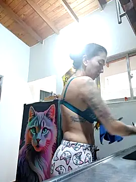 Snapshot of LunaZambrano chatting on October 8, 5:02 pm LunaZambrano online show from October 8, 5:02 pm