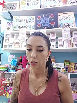 Snapshot of LunaZambrano chatting on June 18, 7:30 pm LunaZambrano online show from June 18, 7:30 pm