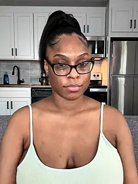 CandyLuxxxx online show from September 18, 8:01 pm