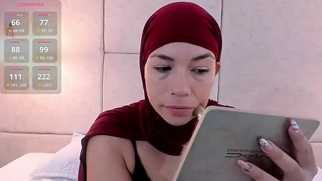 aisha vs online show from December 20, 1:47 pm