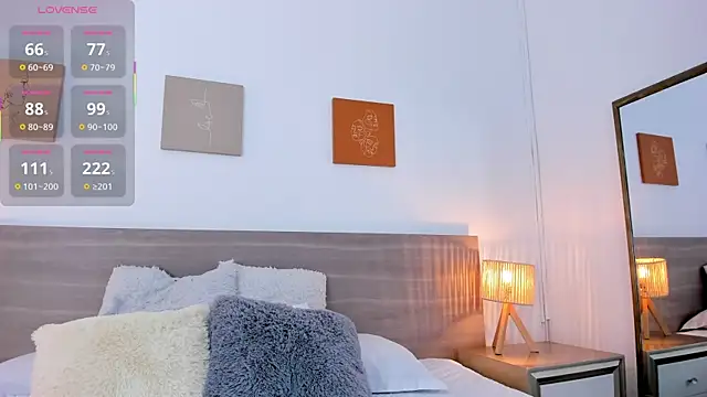 aisha vs online show from October 29, 1:21 pm