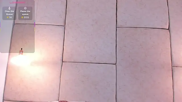 aisha vs online show from November 19, 12:49 pm