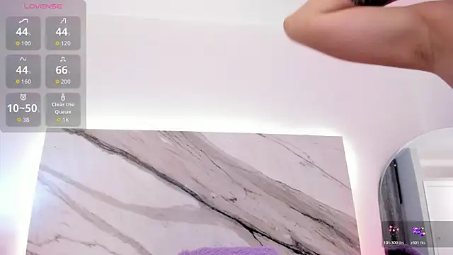 aisha vs online show from March 24, 12:49 pm