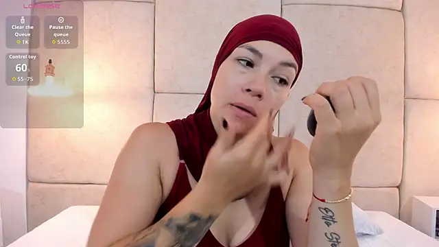 aisha vs online show from March 14, 12:22 pm