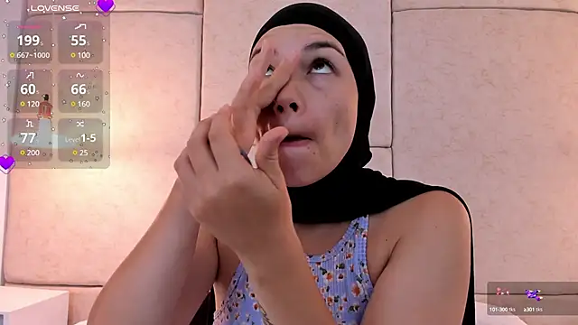 aisha vs online show from February 27, 12:01 pm