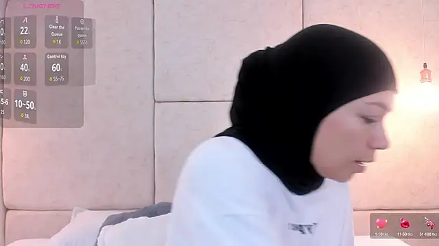 aisha vs online show from January 13, 12:42 pm