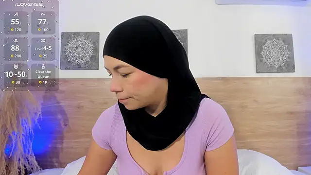 Snapshot of aisha_vs chatting on July 13, 12:26 pm aisha vs online show from July 13, 12:26 pm