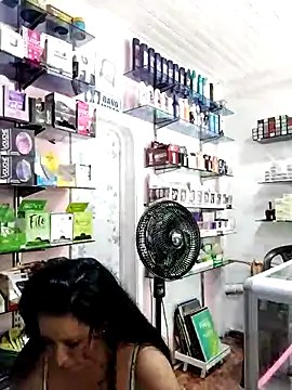 keilymadam online show from December 5, 2:04 pm