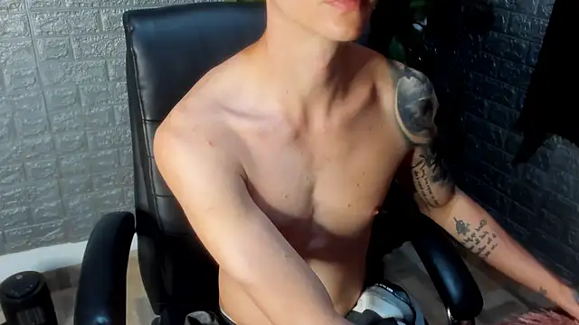 Snapshot of Dmtry6 chatting on November 27, 12:22 am Dmtry6 online show from November 27, 12:22 am