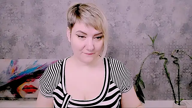 Djullia online show from March 22, 6:04 am