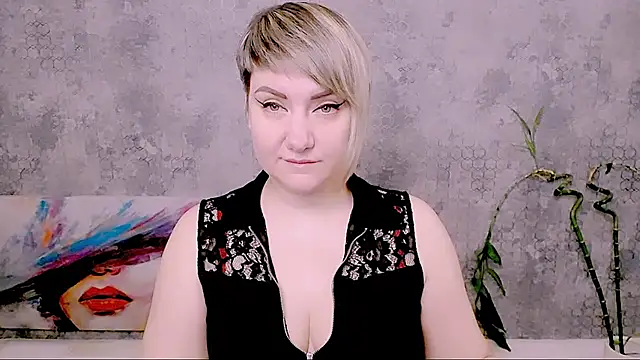 Djullia online show from February 8, 6:11 am