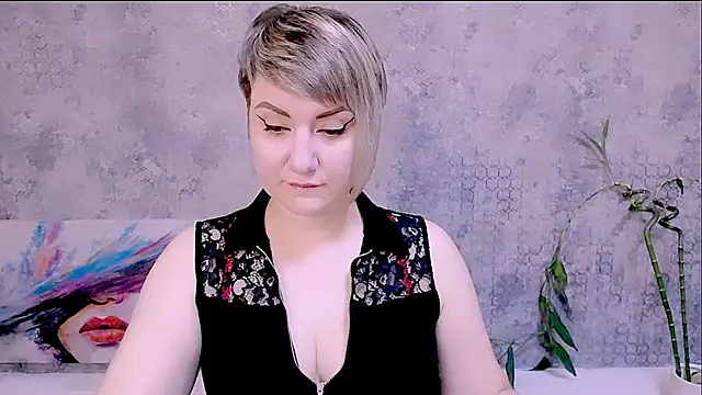 Djullia online show from November 17, 6:17 am