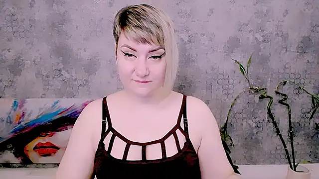 Djullia online show from May 17, 5:07 am