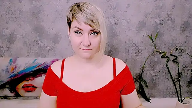 Snapshot of Djullia chatting on June 22, 6:10 am Djullia online show from June 22, 6:10 am