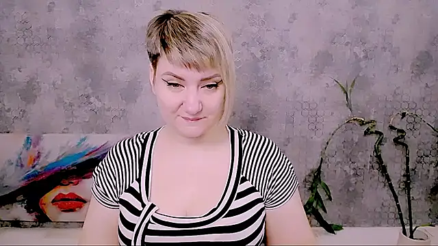 Djullia online show from April 11, 5:15 am