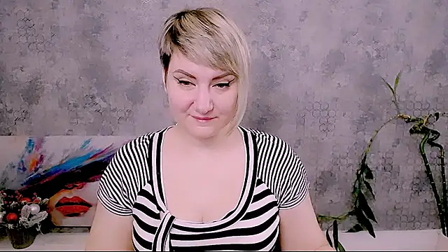 Djullia online show from December 22, 7:19 am