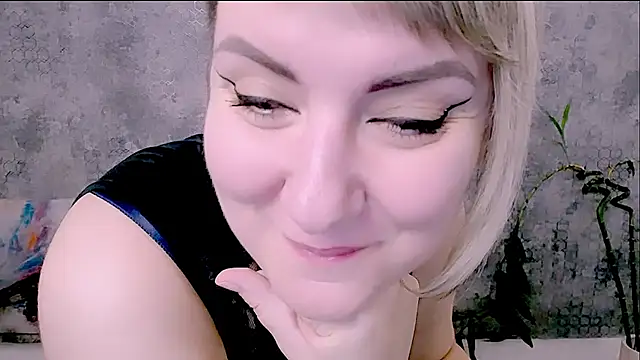 Djullia online show from December 3, 6:14 am