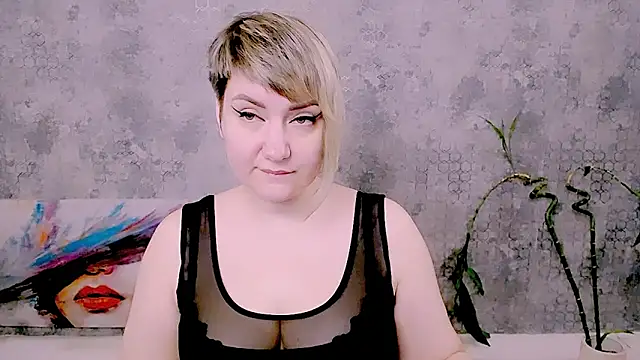 Djullia online show from May 4, 6:06 am