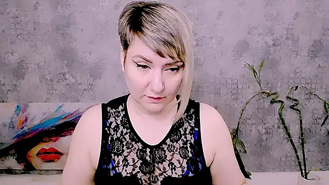 Djullia online show from May 31, 5:13 am