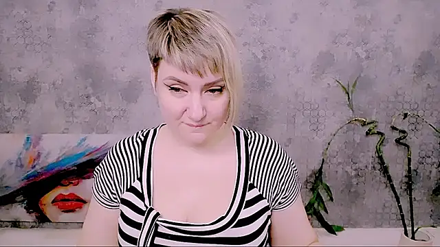 Djullia online show from April 11, 8:18 am