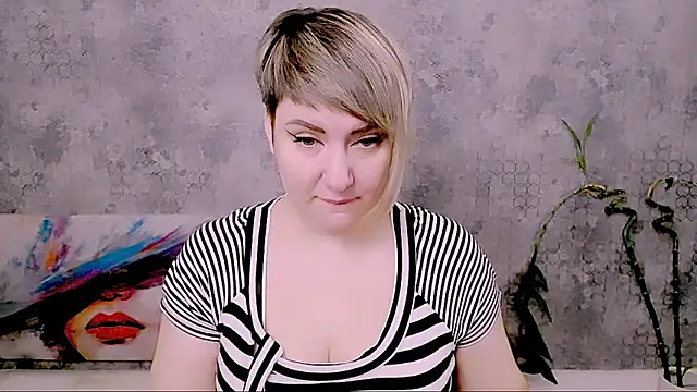 Djullia online show from February 9, 7:28 am