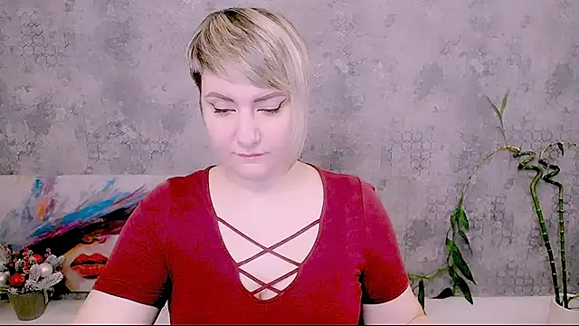 Djullia online show from December 18, 6:18 am