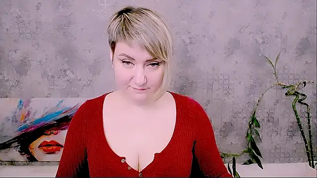 Djullia online show from January 9, 9:05 am