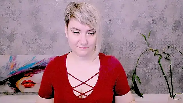 Snapshot of Djullia chatting on June 14, 5:08 am Djullia online show from June 14, 5:08 am