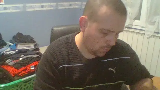 manubm03 online show from December 2, 5:25 pm