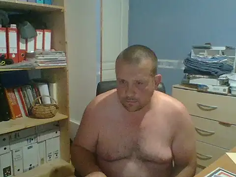 Snapshot of manubm03 chatting on June 11, 3:14 am manubm03 online show from June 11, 3:14 am