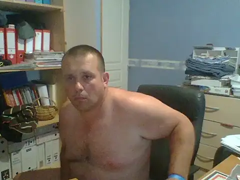 manubm03 online show from June 14, 4:41 pm