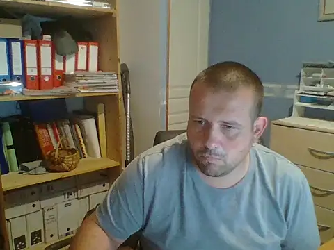 manubm03 online show from July 24, 7:37 am