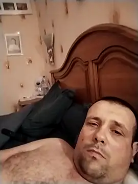 manubm03 online show from December 16, 8:13 pm